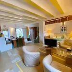 Domaine De Treilles *