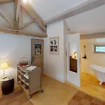 Domaine De Treilles *