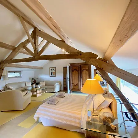 Domaine De Treilles *