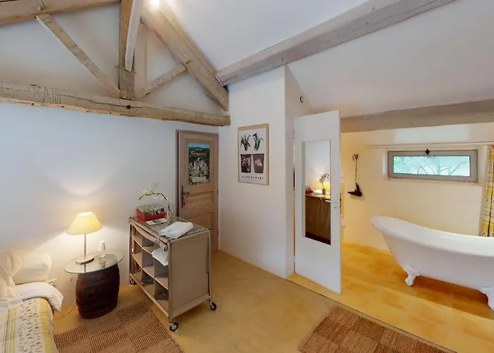 Domaine De Treilles *