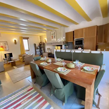 Domaine De Treilles *